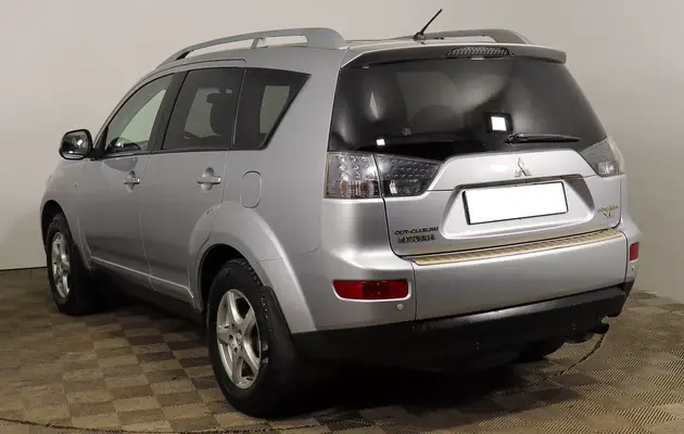 Mitsubishi Outlander, фото №2