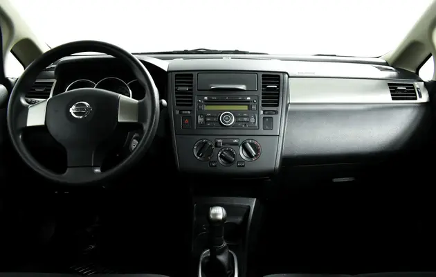 Nissan Tiida, фото №11