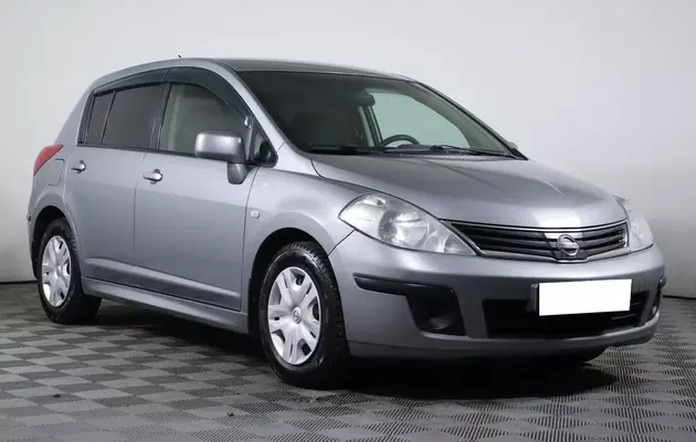 Nissan Tiida, фото №3