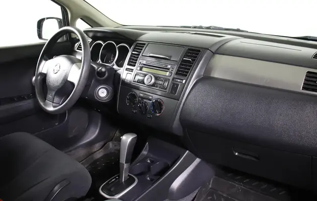 Nissan Tiida, фото №9