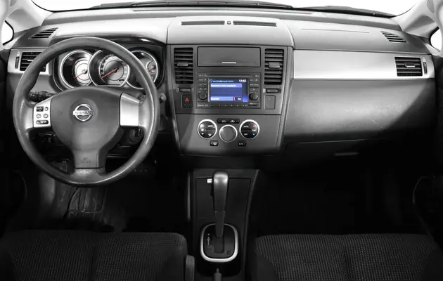 Nissan Tiida, фото №8