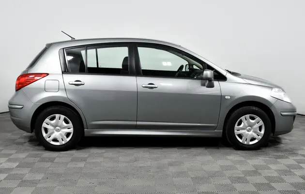 Nissan Tiida, фото №4