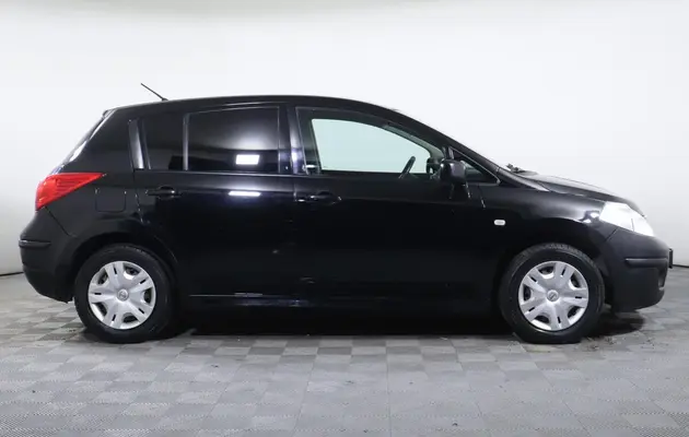 Nissan Tiida, фото №4