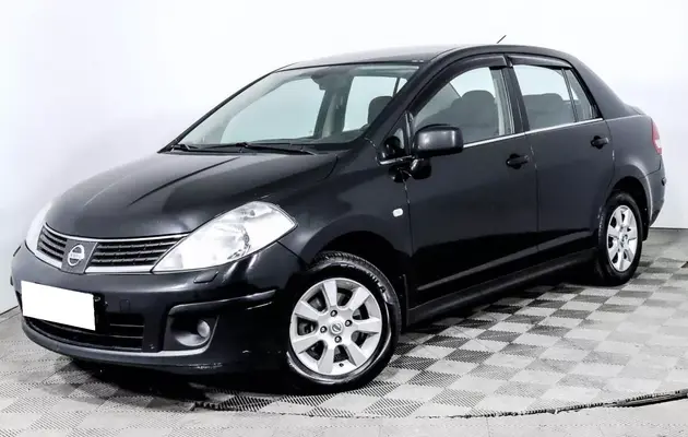 Nissan Tiida, фото №1