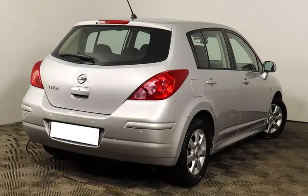 Nissan Tiida, фото №4
