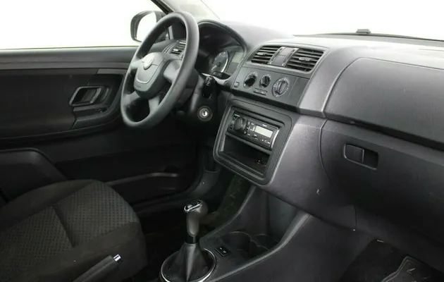 Skoda Fabia II Рестайлинг, фото №6