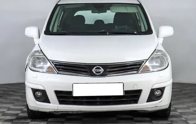 Nissan Tiida, фото №2