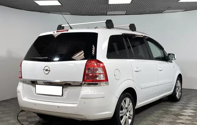 Opel Zafira, фото №5