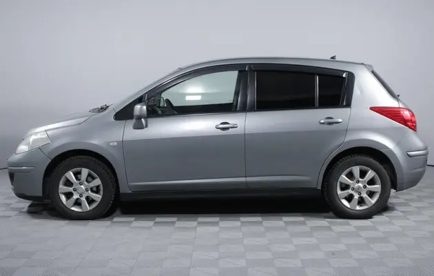 Nissan Tiida, фото №8