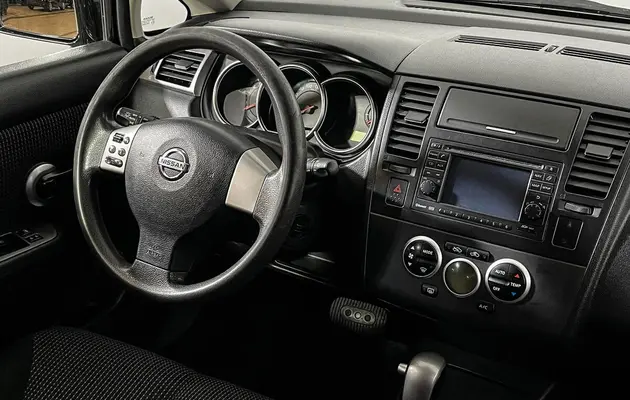 Nissan Tiida, фото №9