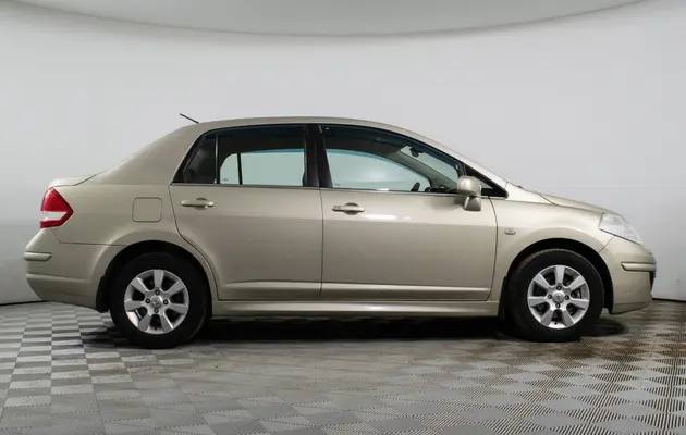 Nissan Tiida, фото №4