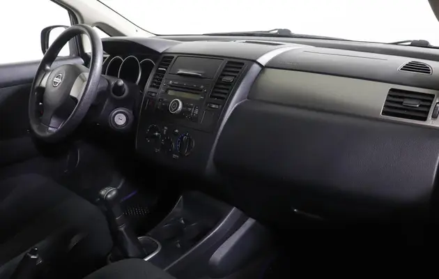 Nissan Tiida, фото №9