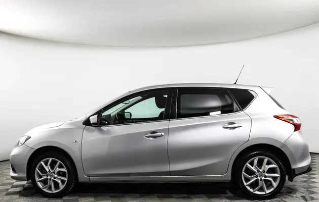 Nissan Tiida, фото №8