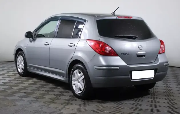 Nissan Tiida, фото №7