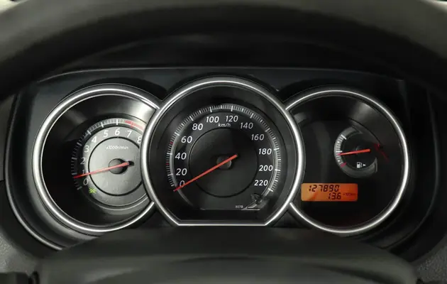 Nissan Tiida, фото №11