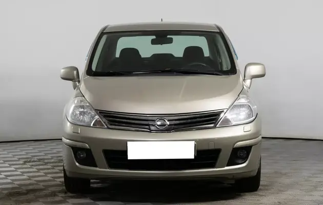Nissan Tiida, фото №2