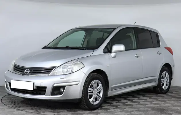 Nissan Tiida, фото №1