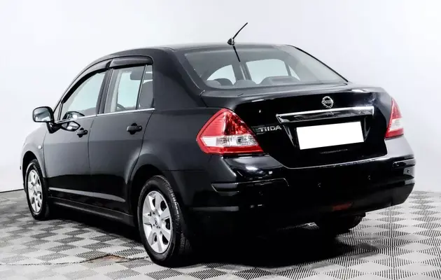 Nissan Tiida, фото №2