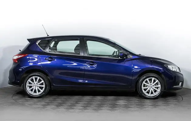 Nissan Tiida, фото №4
