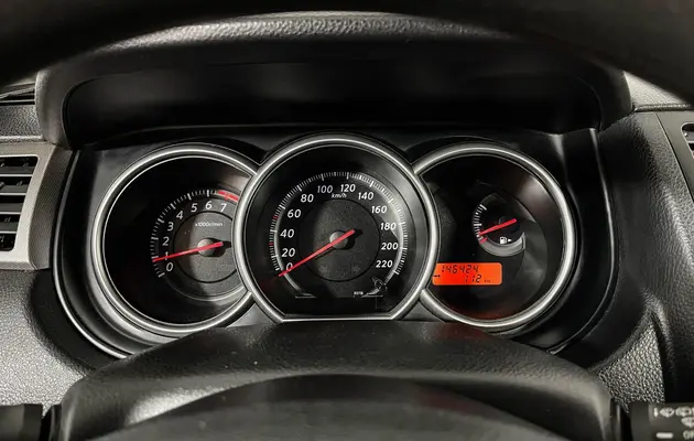Nissan Tiida, фото №11