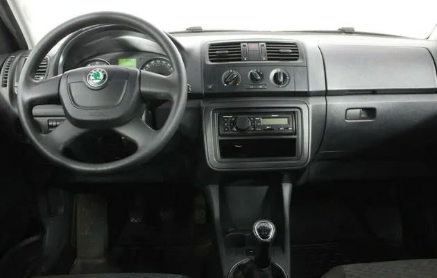 Skoda Fabia II Рестайлинг, фото №5