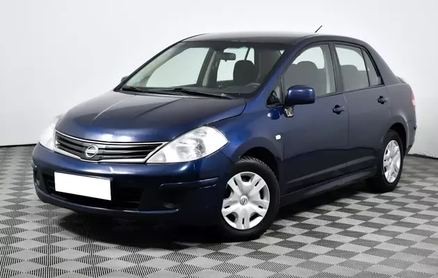 Nissan Tiida, фото №1
