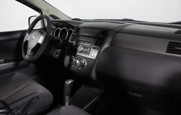 Nissan Tiida, фото №9
