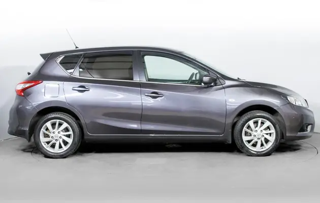Nissan Tiida, фото №4