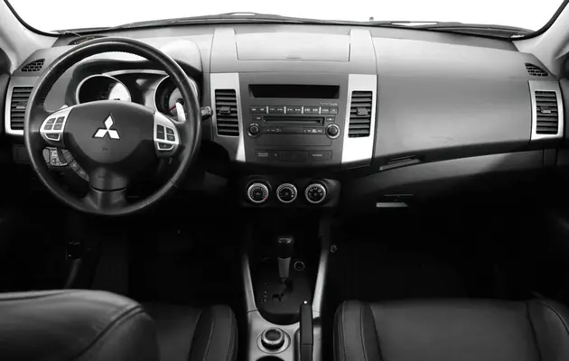 Mitsubishi Outlander, фото №8