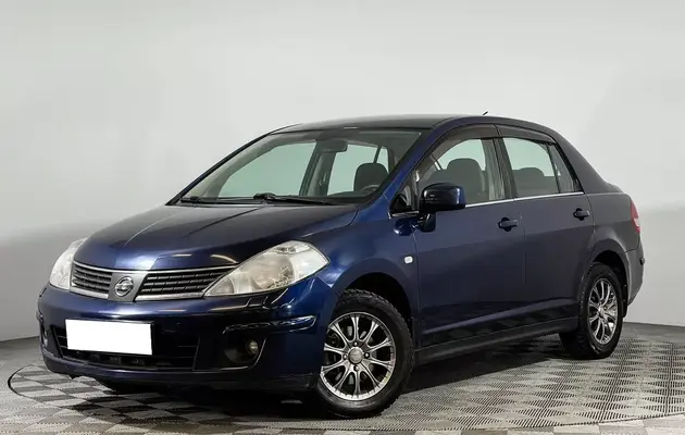 Nissan Tiida, фото №1