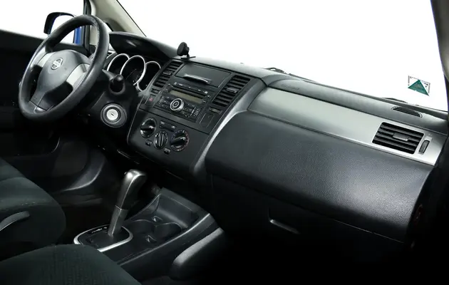 Nissan Tiida, фото №9