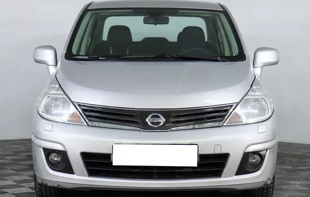 Nissan Tiida, фото №2