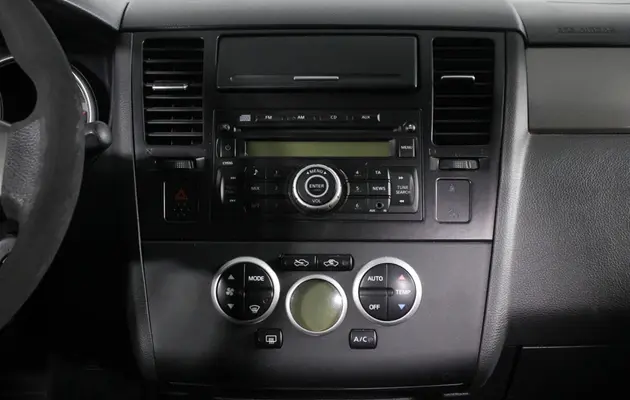 Nissan Tiida, фото №13