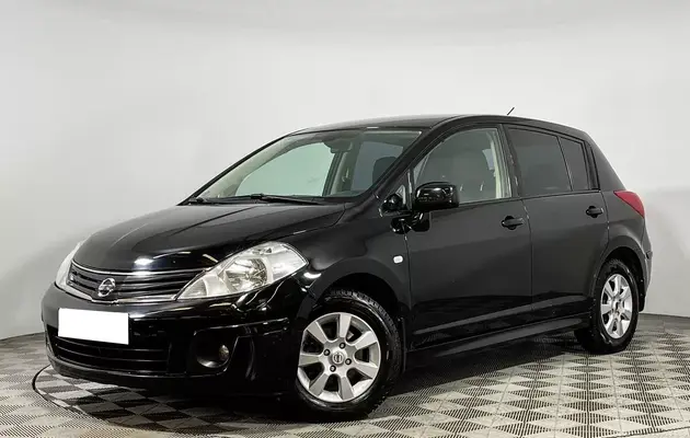 Nissan Tiida, фото №1