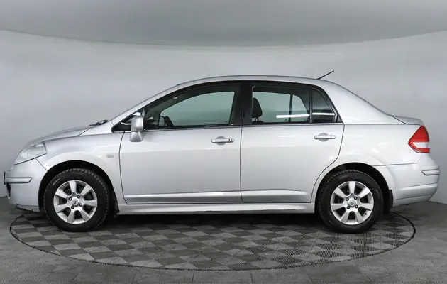 Nissan Tiida, фото №8