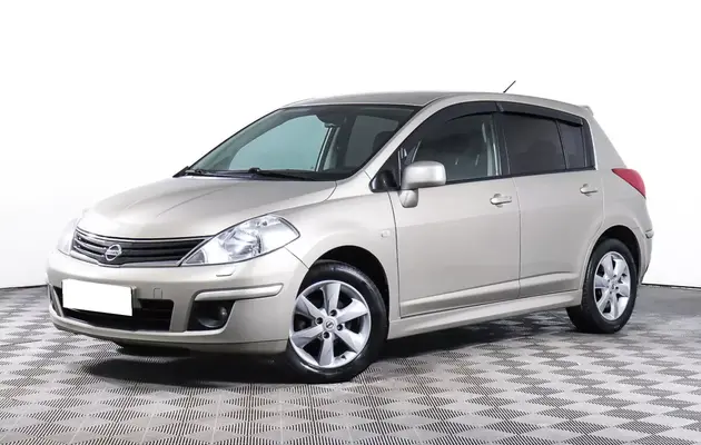 Nissan Tiida, фото №1