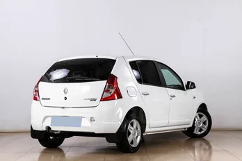 Renault SANDERO