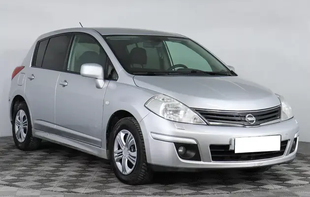 Nissan Tiida, фото №3