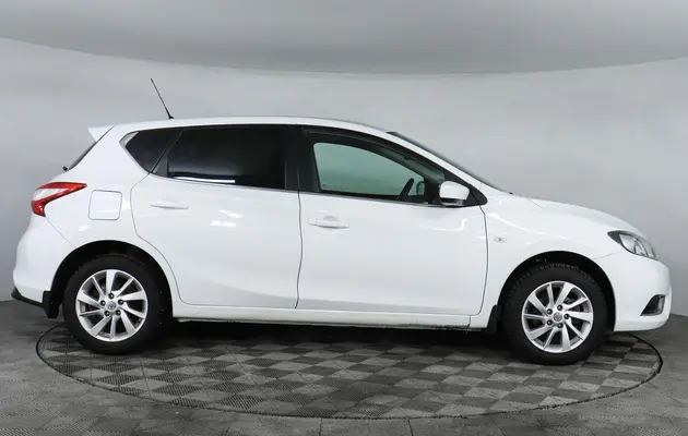 Nissan Tiida, фото №4