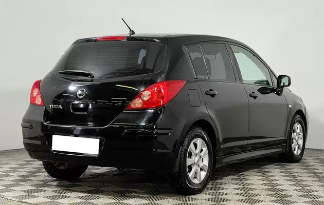 Nissan Tiida, фото №5