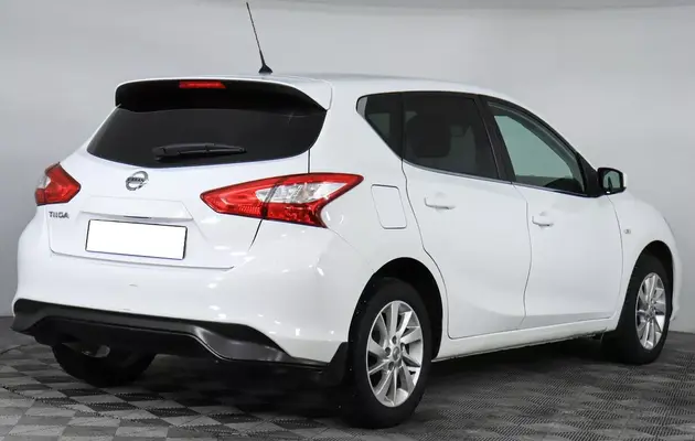 Nissan Tiida, фото №5