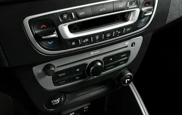 Renault fluence, фото №9