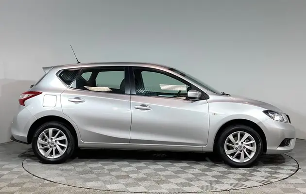 Nissan Tiida, фото №4